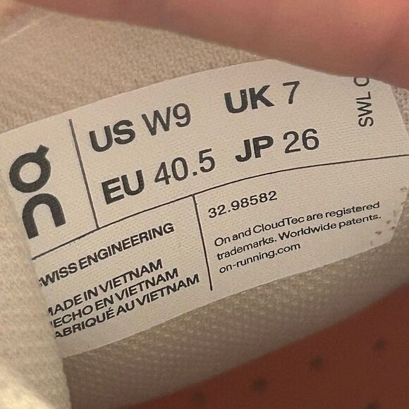 ON CLOUDVENTURE orange hiking athletic training lace up shoes sneakers sz 9 new - Picture 3 of 8